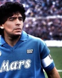  那不勒斯边路狂飙突进，马拉多纳球场响彻欢歌