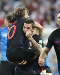  弗赖堡主帅创造队史最佳开局  